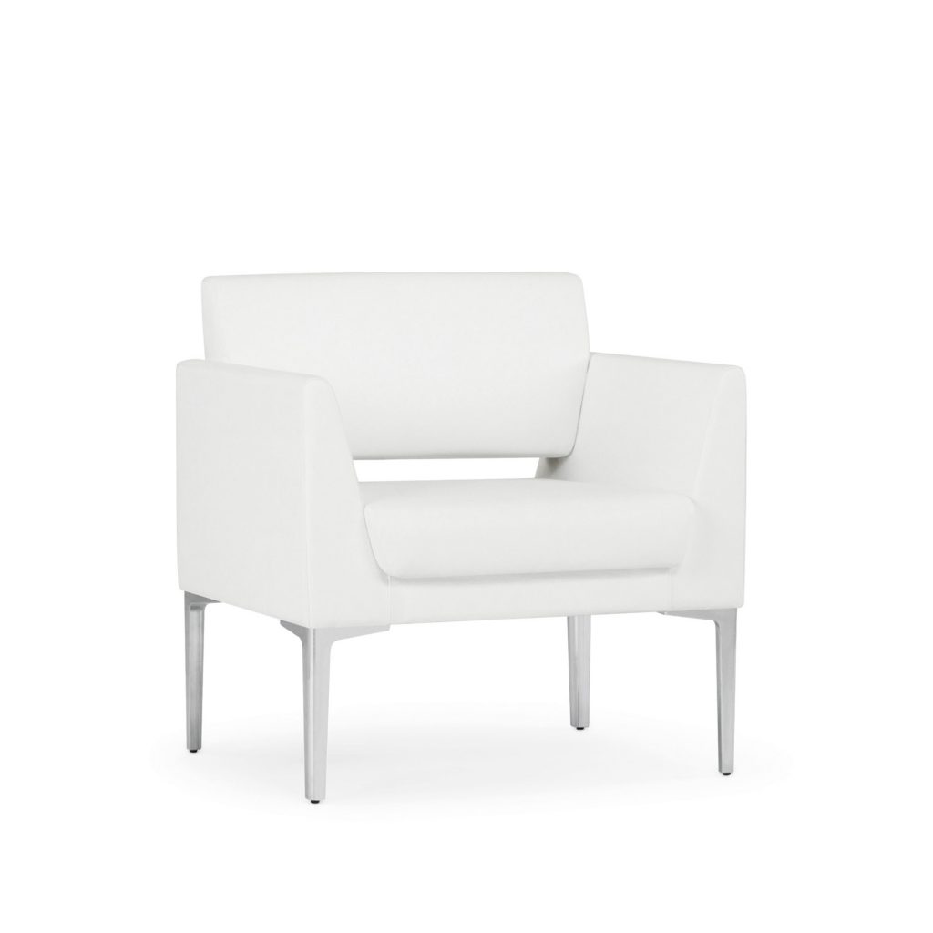 White Savina Lounge Chair
