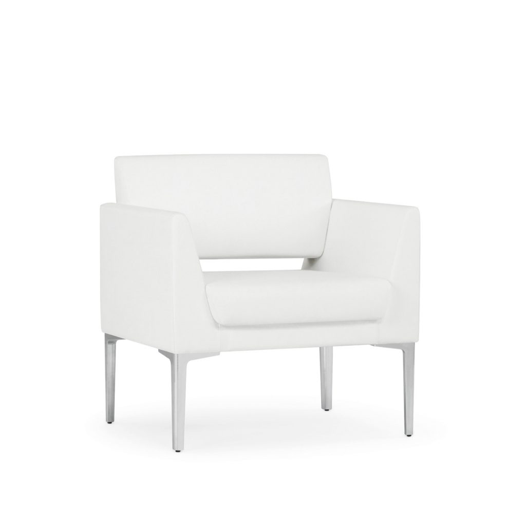 White Savina Lounge Chair