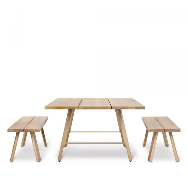 Delen Meeting Tables