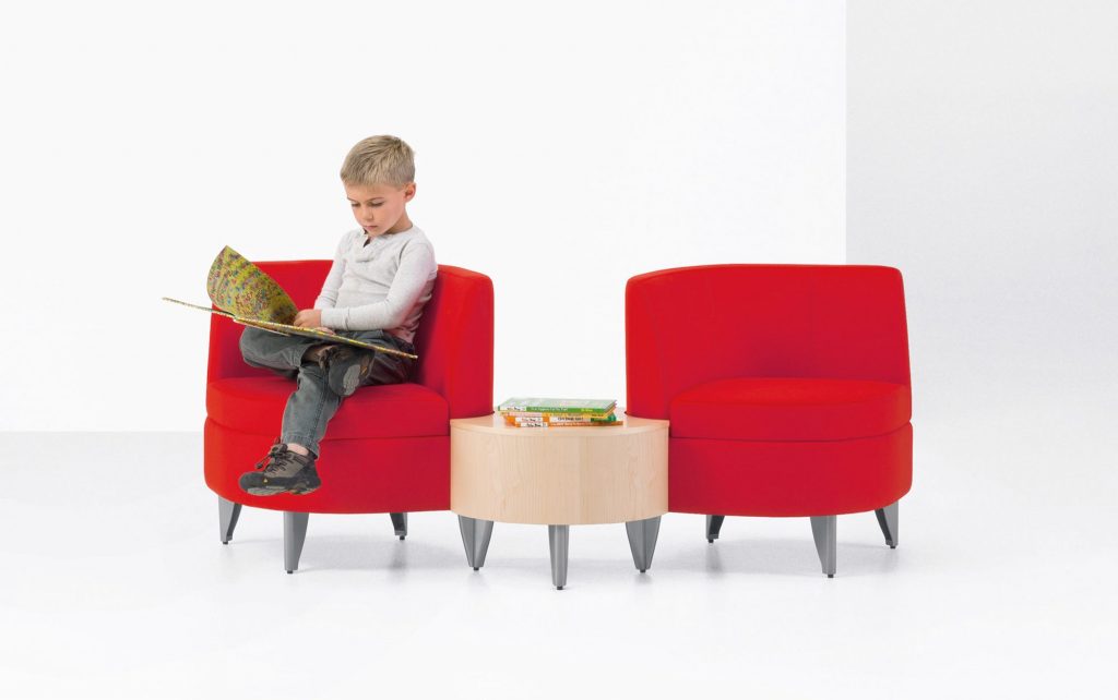 Leaflette Modular Configuration with Lounge Chairs and Inline Table