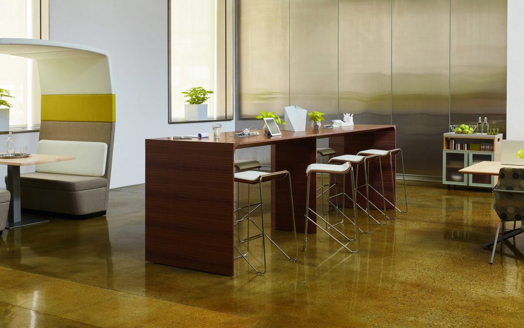 Avelina Meeting Table in a Collaborative Environment
